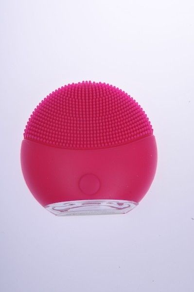 FOREVER Facial Cleansing Brush, Crimson